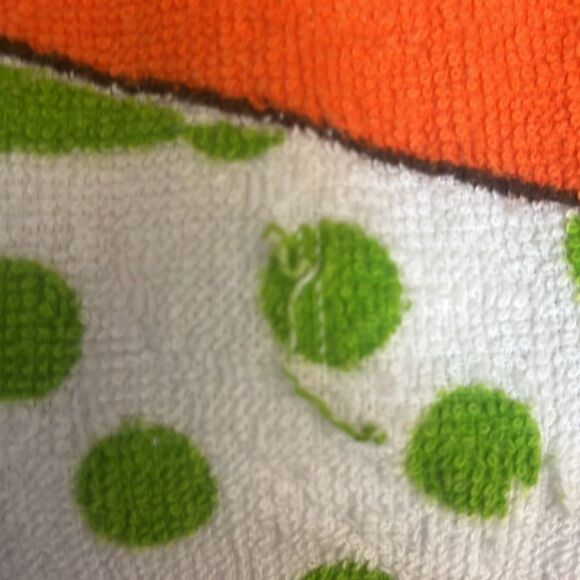 RARE VINTAGE 1966 TWEETY SYLVESTER BEACH TOWEL FRANCO MFG COLLECTABLE 27”x53” - Picture 9 of 11